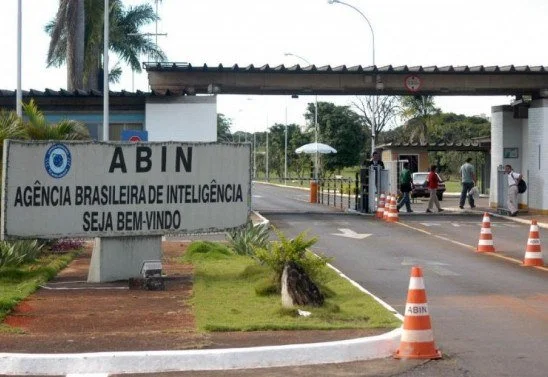 Abin quer gastar R$ 111 mil com moedas, canetas, troféus e chaveiros