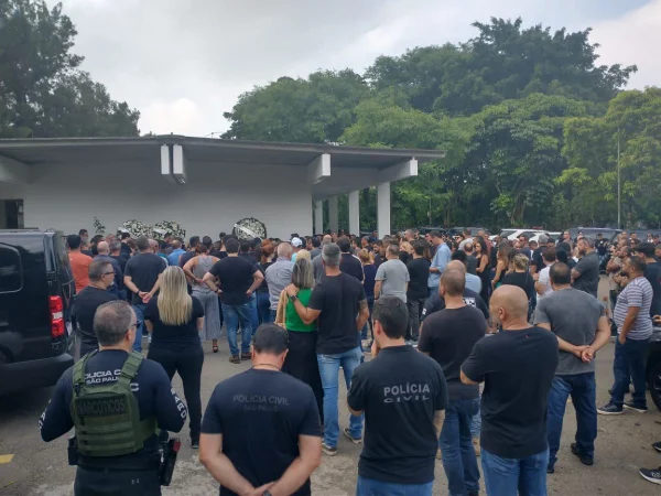 foto colorida do velório da policial civil Milene Bagalho Estevam na Vila Alpina - Metrópoles