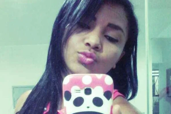 Mulher é encontrada morta dentro de casa; ex é o principal suspeito