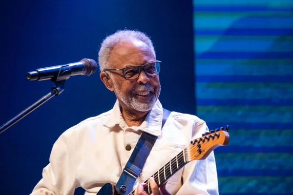 Foto colorida de Gilberto Gil - Metrópoles