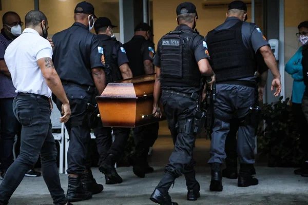 Mãe teve confirmação da morte de filho policial por TV