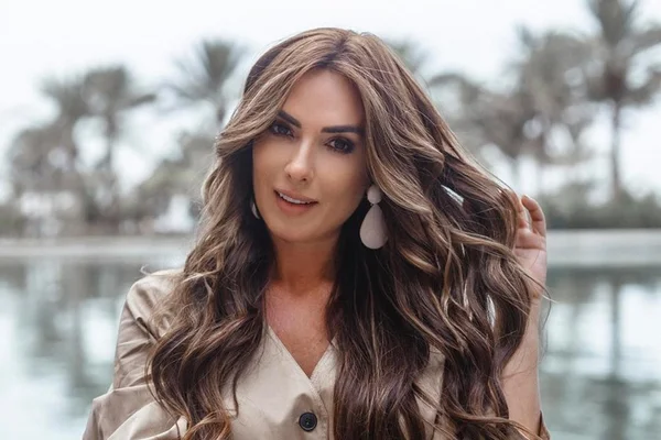 Réveillon a três: Nicole Bahls vai com marido para show de ex