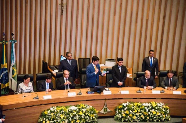 Confira como foi a posse dos distritais na Câmara Legislativa
