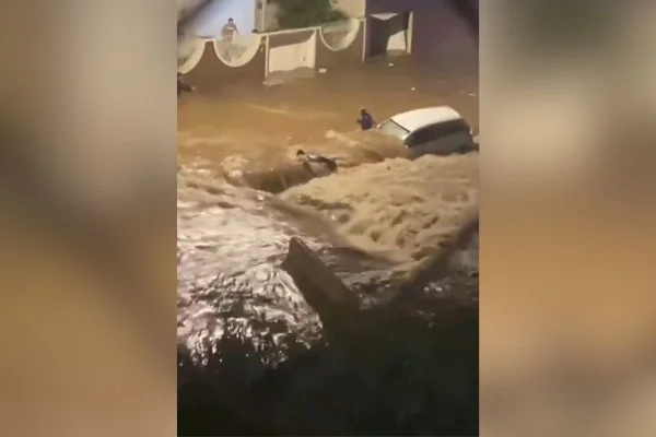 Defesa Civil informou que bombeiros localizaram o corpo do homem que havia sido arrastado por uma enxurrada na quinta-feira, em Campinas - Metrópoles