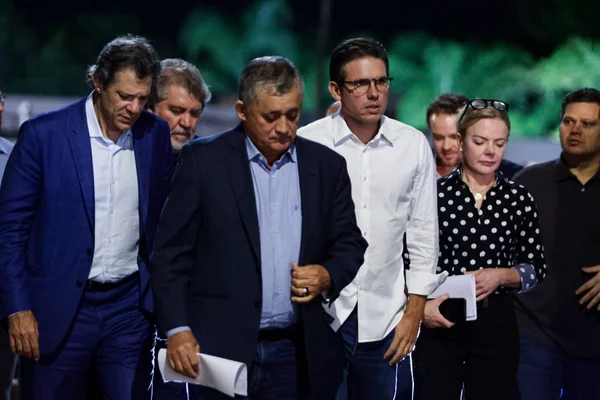Supersalários de fora de reunião em que Congresso “jantou Haddad”