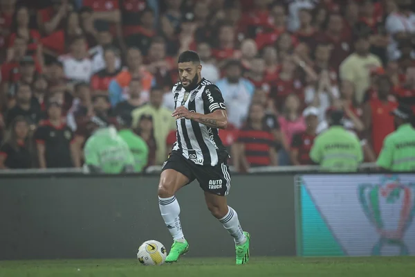 Hulk em campo no Maracanã