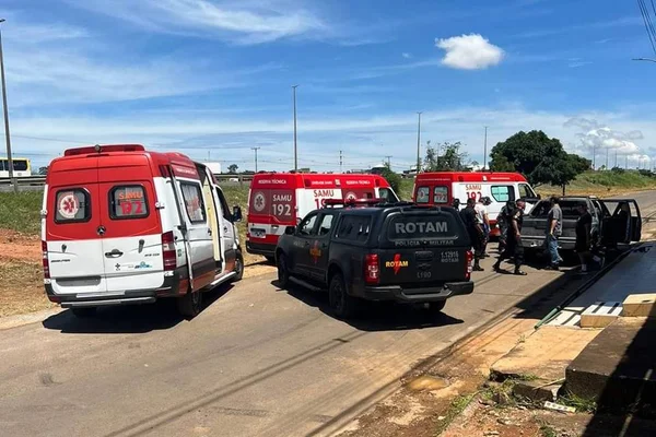 Tiroteio entre assaltantes e PMs de Goiás deixa três mortos na BR-040
