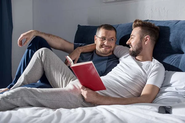 Oportunidade: editora procura escritores sobre a temática LGBT