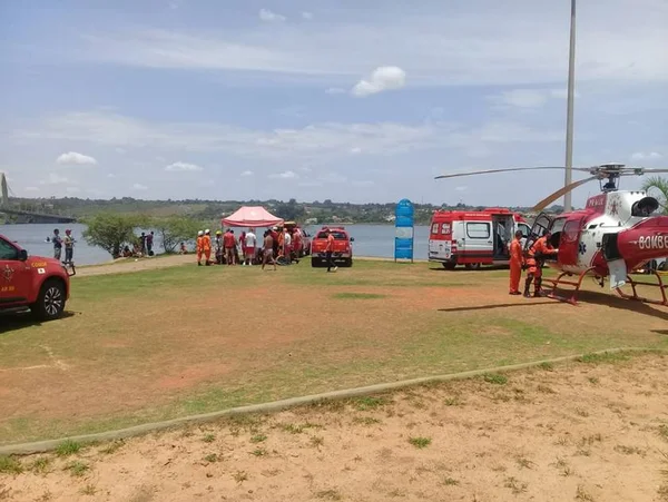 Jovens se afogam no Lago Paranoá. Um deles precisou ser reanimado