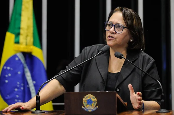 Fátima Bezerra apoia Leite: “Demarquei posições através da política”