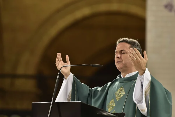 Padre Camilo Júnior, missionário redentorista do Santuário de Aparecida
