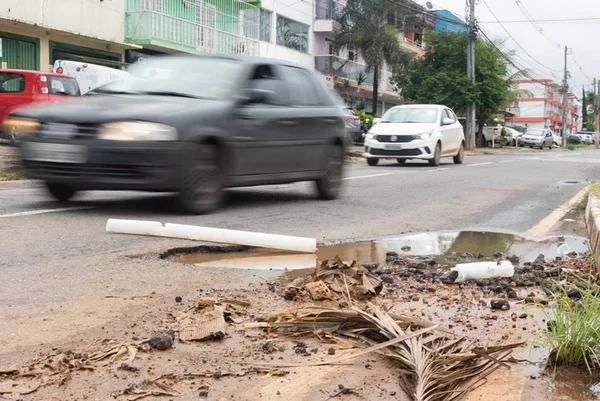 GDF tapa 4,6 mil buracos nas ruas, mas ainda faltam 3,6 mil