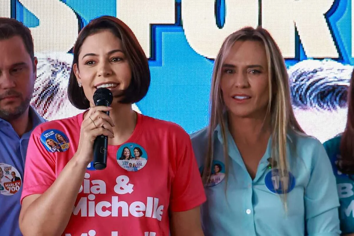 Michelle sobre Bolsonaro: "Não é que passou mal, tem tido dias difíceis"