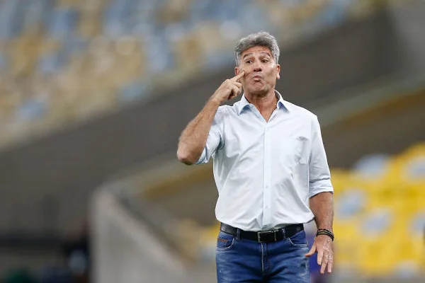 O que fez Renato Gaúcho mudar seu discurso em apenas um mês?