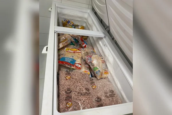 Imagem colorida de alimentos utilizados em merenda no CEF 4, em Ceilândia