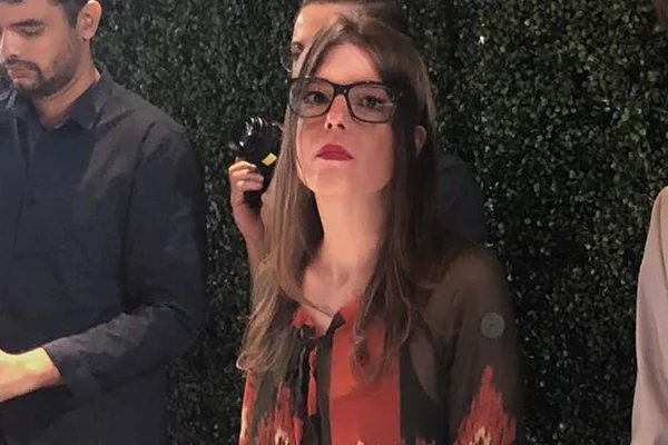 Imagem colorida de Camila Kfouri - Metrópoles