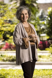 Margot (Irene Ravache) – Segunda esposa de Vicente (Reginaldo Faria), tem com ele uma livraria com obras raras em Rosa Branca. Boa, alegre e espiritualizada, fica muito próxima de Cris (Vitória Strada) quando a conhece. É quem entrega o diário de Julia Castelo para Alain (João Vicente de Castro) e a jovem atriz. O material servirá de guia na construção do roteiro do filme. É irmã de Gentil (Ana Lucia Torre)