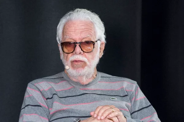 Manoel Carlos mantém contrato com a Globo mesmo sem fazer novelas