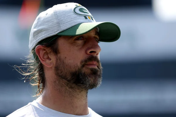 Livro de Paulo Coelho se torna o mais vendido dos EUA após dica de Aaron Rodgers