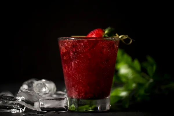 Bar na Asa Sul vende três drinques por R$ 45