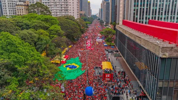 Campanha avalia que atos dão fôlego a Lula e aposta na 6×1 para furar bolha - destaque galeria Campanha avalia que atos dão fôlego a Lula e aposta na 6×1 para furar bolha - destaque galeria