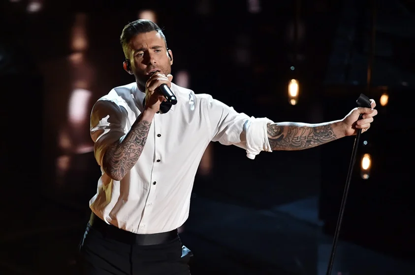 Adam Levine do Maroon 5 também está escalado para o evento Adam Levine do Maroon 5 também está escalado para o evento