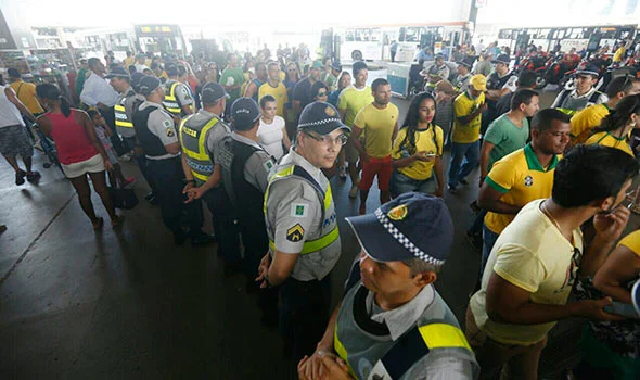 Passageiros reclamam dos transtornos após interdição da Rodoviária
