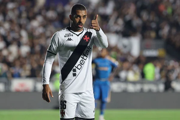 Paulo Henrique é convocado para a Seleção após lesão de Wesley