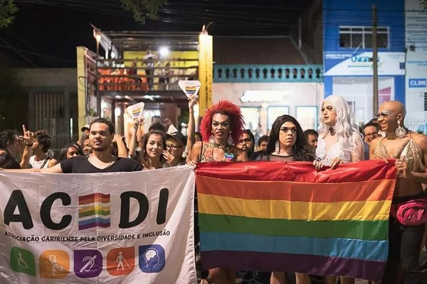 LGBTs protestam após áudio de empresário: “Tem que matar esses viados”