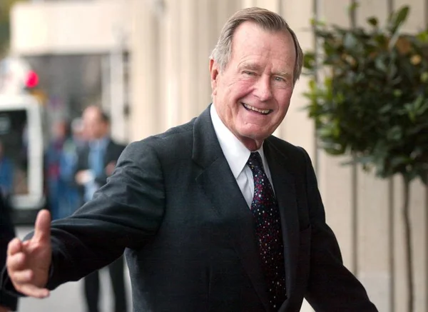 Políticos e personalidades lamentam morte de George W Bush