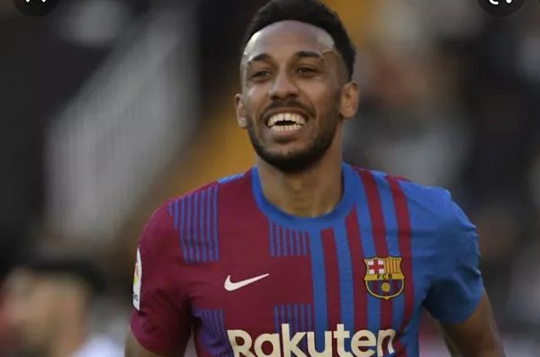 Aubameyang tem este ano quase o dobro de gols de Messi, CR7 e Neymar