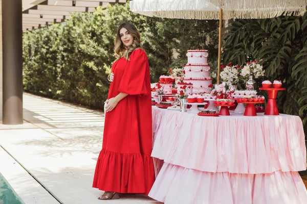 Dupla festa! Valéria Bittar celebra aniversário e chá de bebê da filha