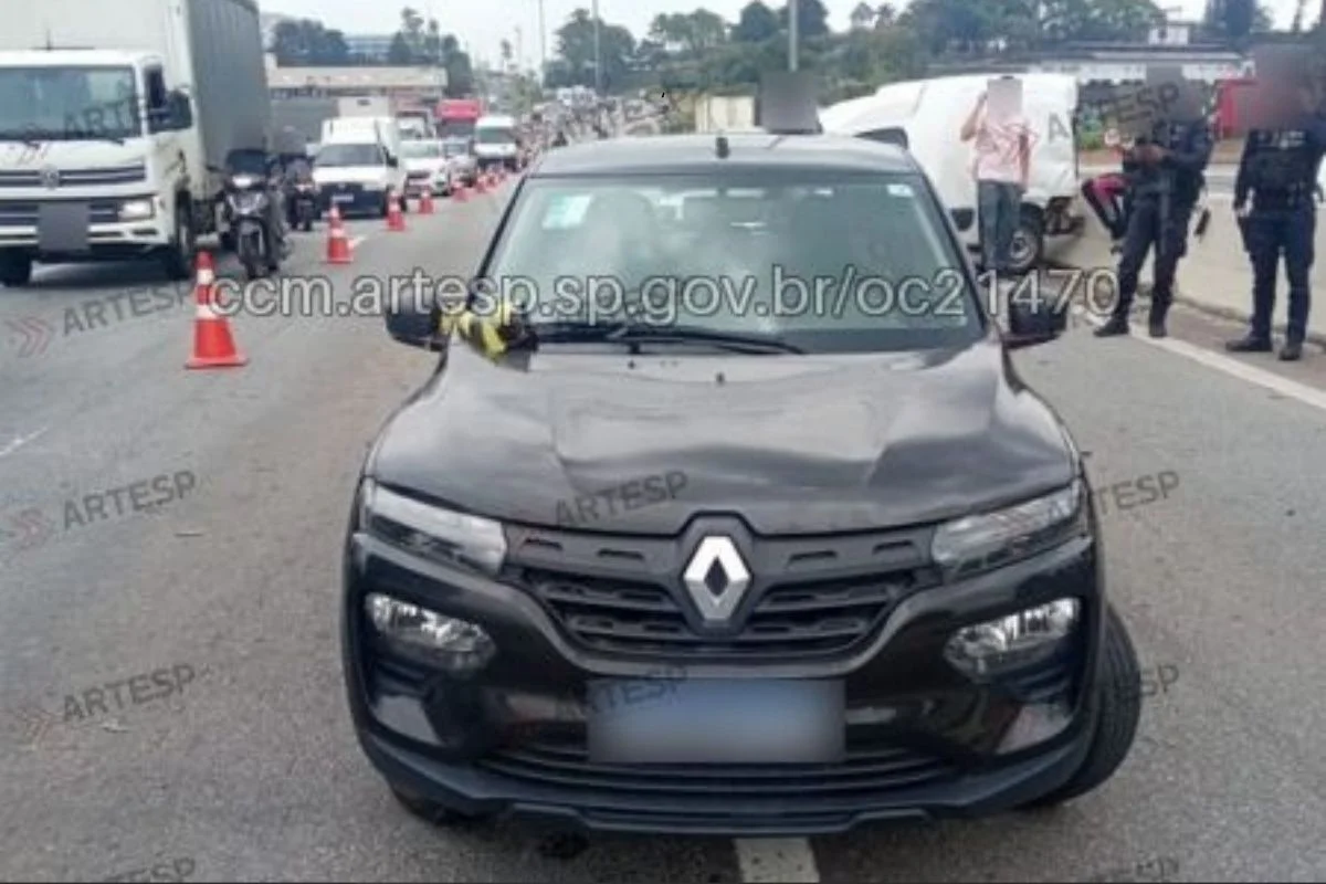 Motorista em fuga bate contra 6 veículos e morre durante perseguição em SP - imagem 5 Motorista em fuga bate contra 6 veículos e morre durante perseguição em SP - imagem 5
