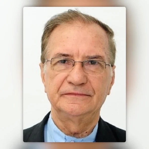 Padre Paulo Santana, de 75 anos foi encontrado morto em casa em São Paulo
