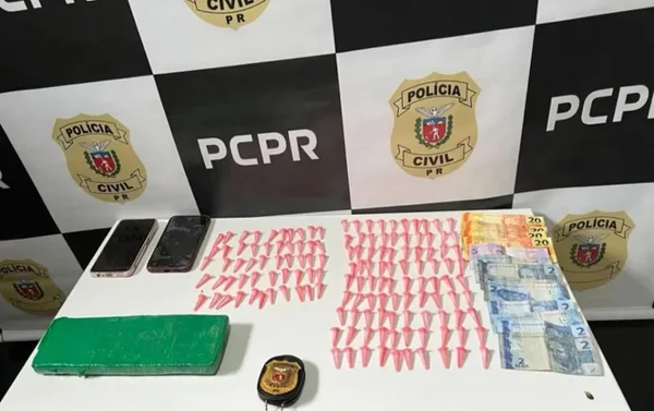 Imagem colorida de drogas apreendidas com casal de traficantes em Curitiba (PR) - Metrópoles