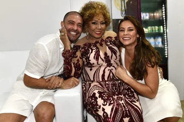 foto colorida de Diogo Nogueira, Alcione e Paolla Oliveira - metrópoles