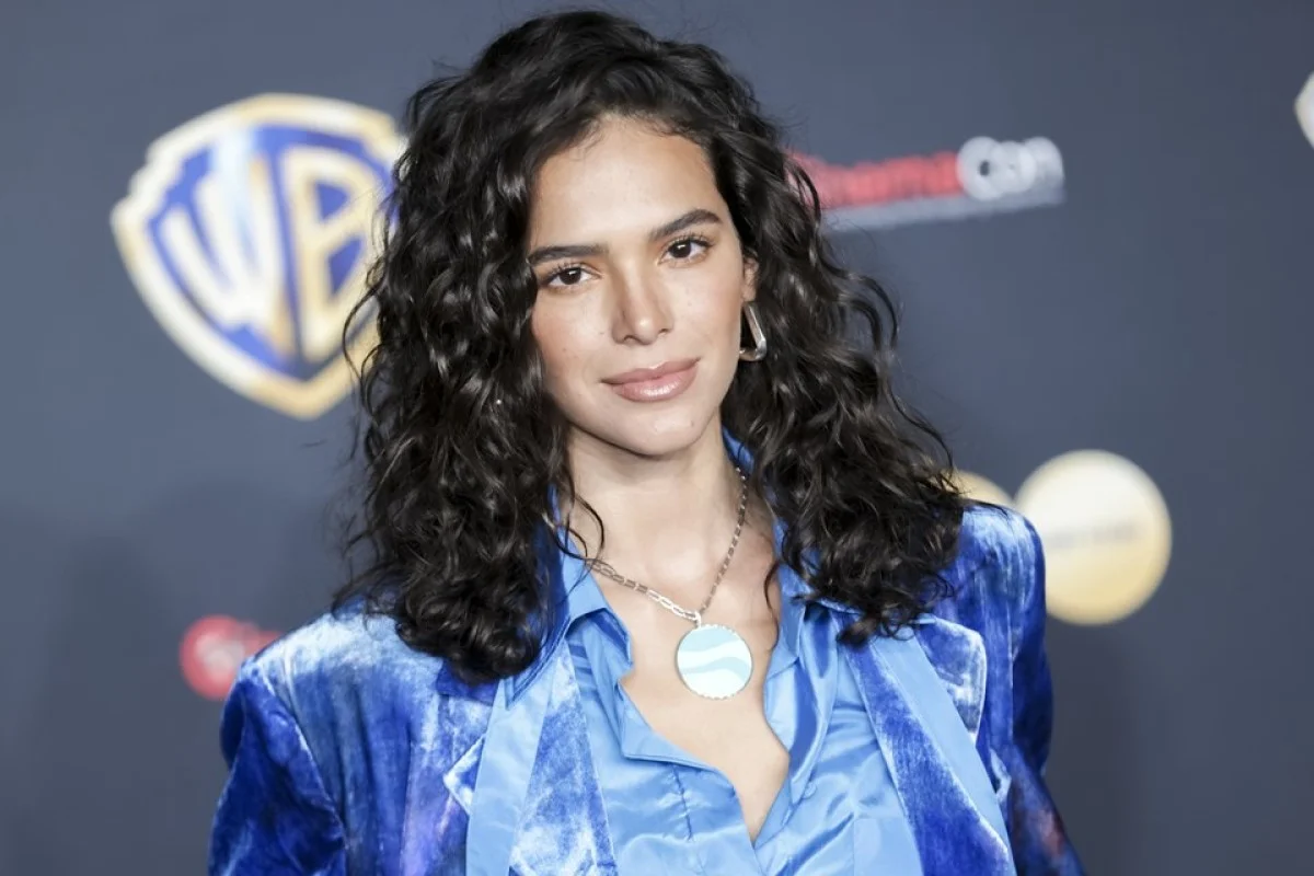 A atriz Bruna Marquezine A atriz Bruna Marquezine