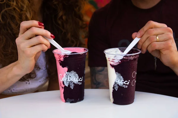 Corbucci: youtuber famoso por “comer demais” abre açaí em Brasília