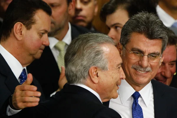 Michel Temer nomeia Romero Jucá líder do governo no Congresso