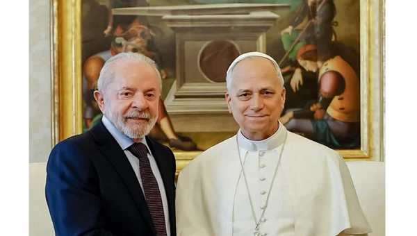 Imagem colorida, Lula e papa Leão XIV - Metrópoles