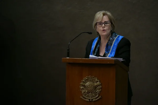 Rosa Weber contesta que TSE tenha fracassado no combate a fake news
