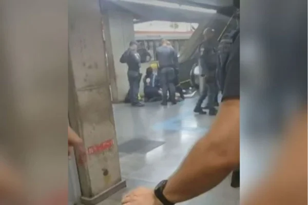 O jovem de 20 anos foi baleado na quinta-feira (20/2) na estação Vila Matilde do metrô. Ele morreu na madrugada de sexta-feira (21/2) - Metrópoles
