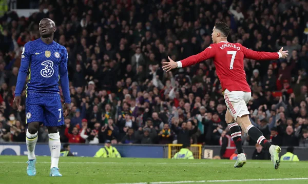 Cristiano Ronaldo marca e empata para o United contra o Chelsea