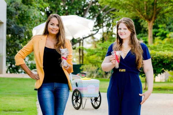Dupla brasiliense inova fazendo delivery de dindin gourmet