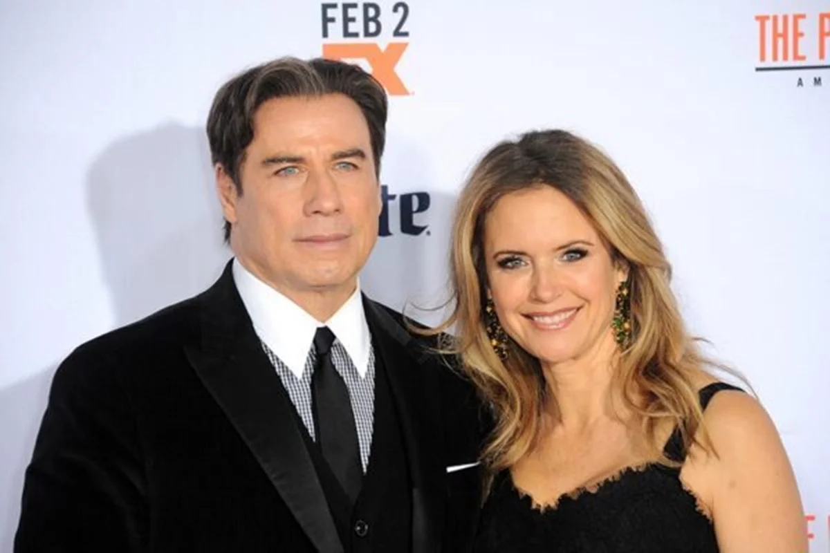 John Travolta emociona com homenagem à esposa, morta por câncer há 6 anos John Travolta emociona com homenagem à esposa, morta por câncer há 6 anos