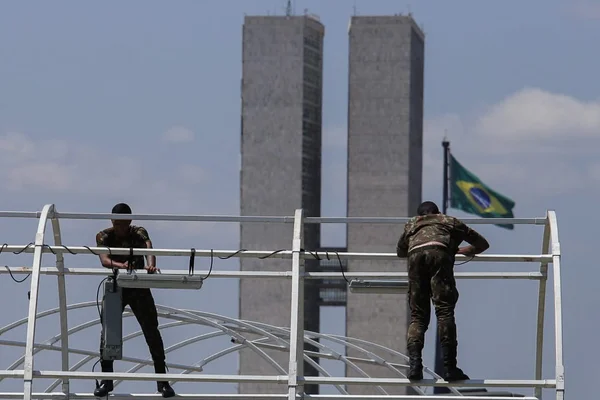 imagem colorida ensaio de 7 de setembro - Metrópoles