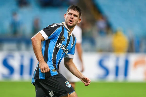Kannemann critica demissões no futebol do Grêmio: “Dá raiva”