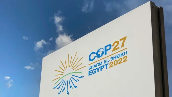 Painel com letreiro da COP27, egito 2022 / Metrópoles