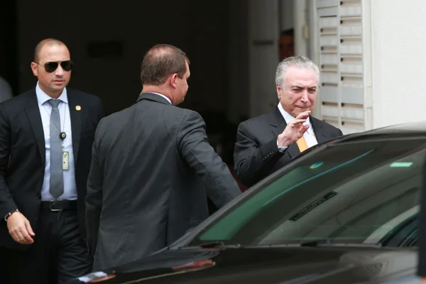 Em agenda secreta, presidente Michel Temer grava programa do PMDB