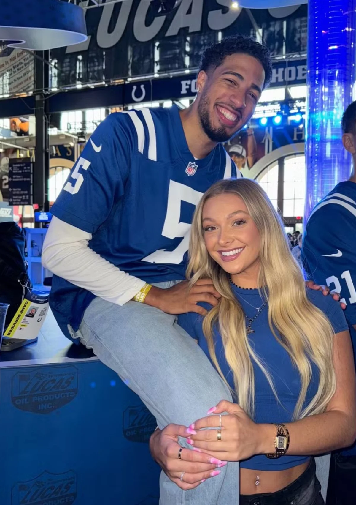 Jogador da NBA Tyrese Haliburton e a noiva Jade Jones. Jogador da NBA Tyrese Haliburton e a noiva Jade Jones.